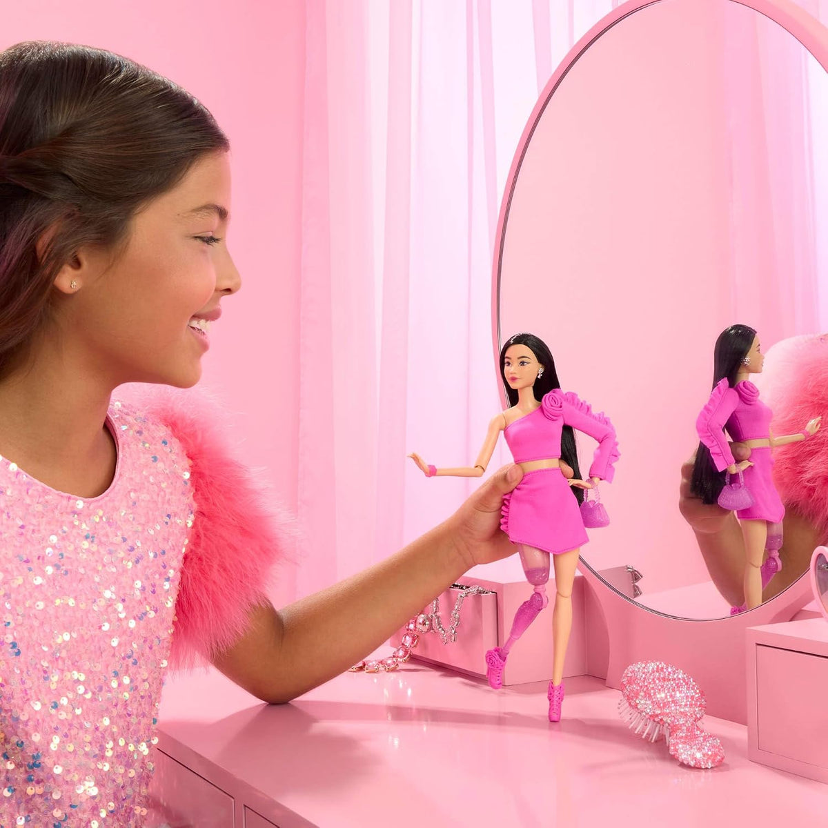 Barbie Deluxe Style Fashion Doll HYV24 – Assorted
