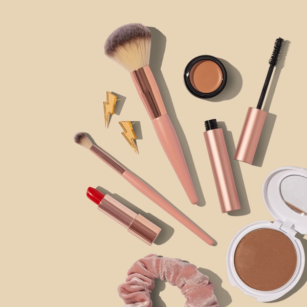 Beauty and fashion toys