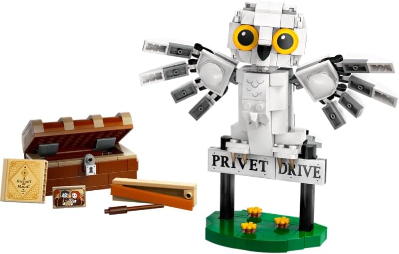 LEGO Harry Potter Hedwig at 4 Privet Drive 76425 – Buildable Owl, 337 Pieces