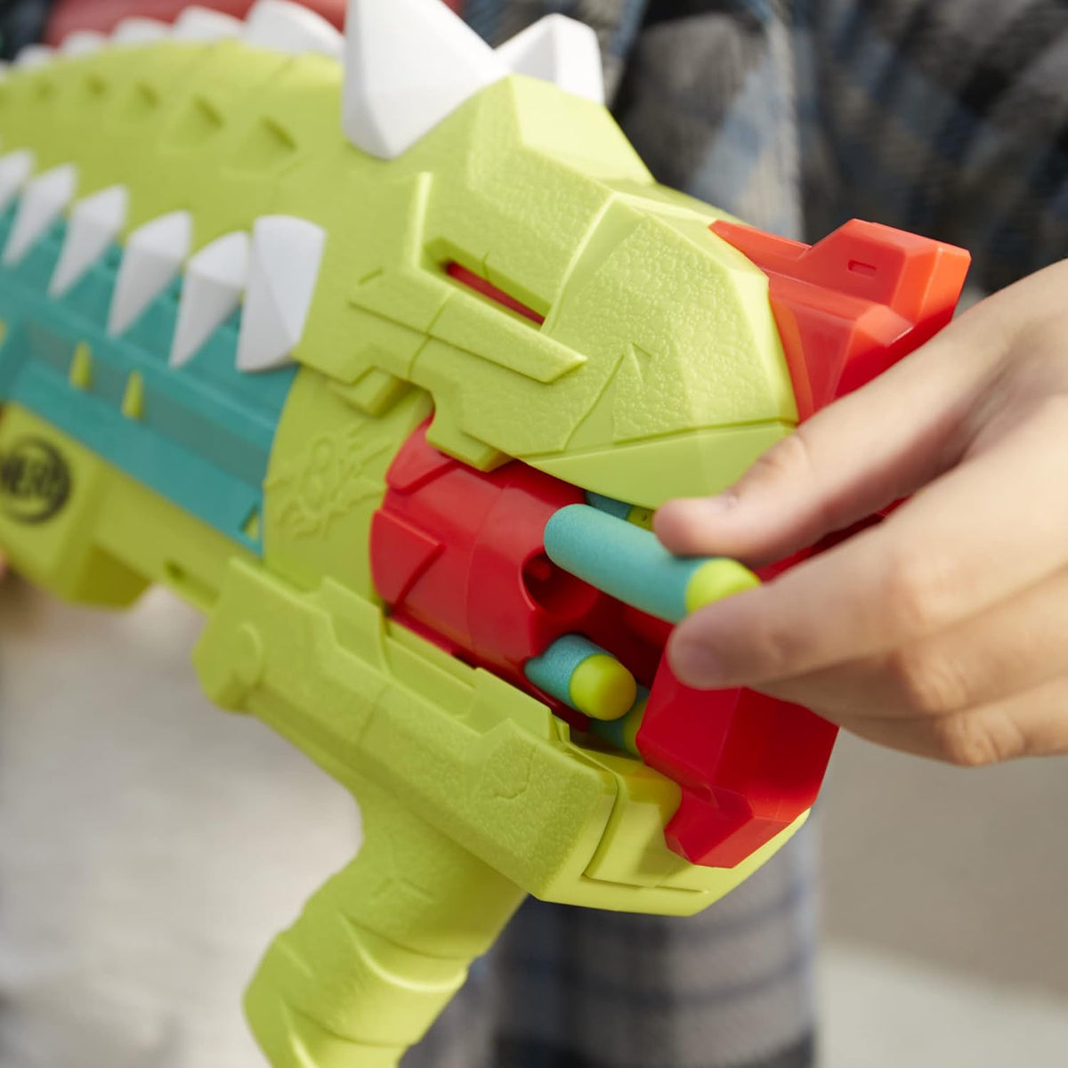 NERF DinoSquad Armorstrike Dart Blaster – 16 Elite Darts