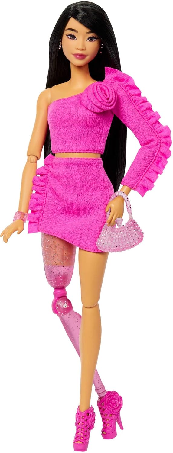 Barbie Deluxe Style Fashion Doll HYV24 – Assorted