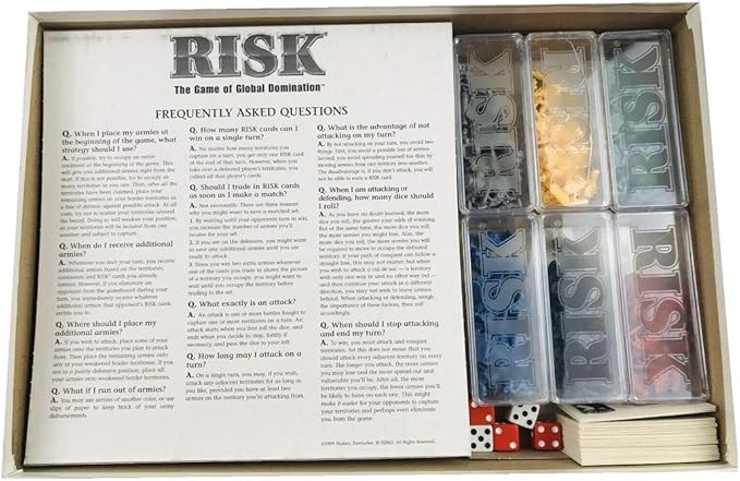 Parker Brothers Risk 1998 Board Game with Army Shaped Pieces (french and arabic)