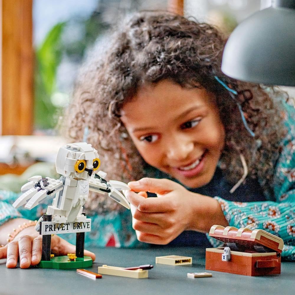 LEGO Harry Potter Hedwig at 4 Privet Drive 76425 – Buildable Owl, 337 Pieces