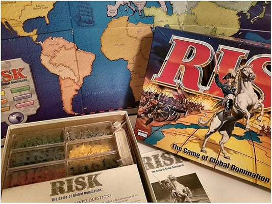 Parker Brothers Risk 1998 Board Game with Army Shaped Pieces (french and arabic)