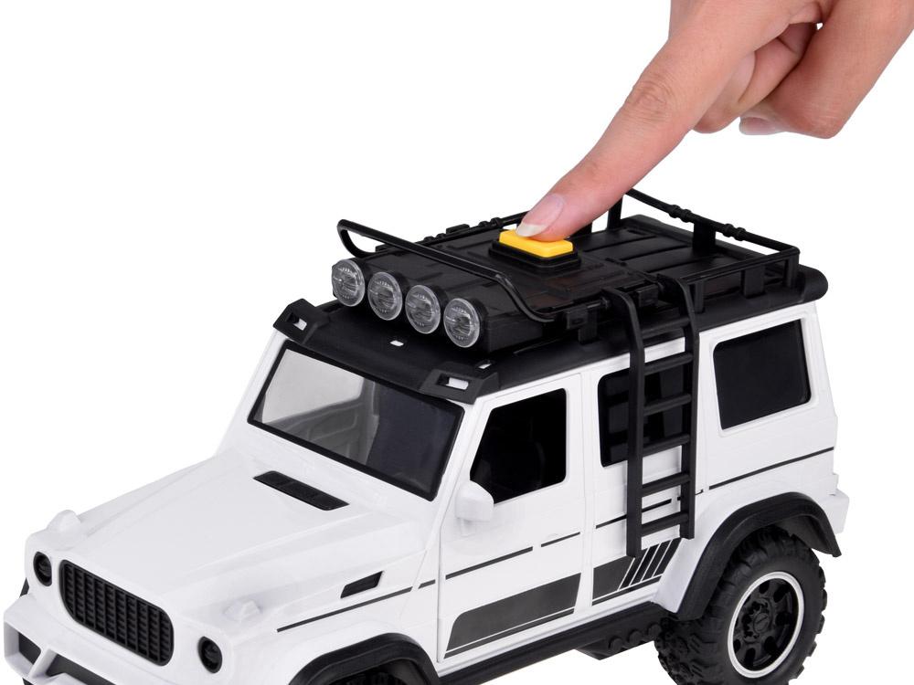 Off-road vehicle with an opening trailer + HORSE