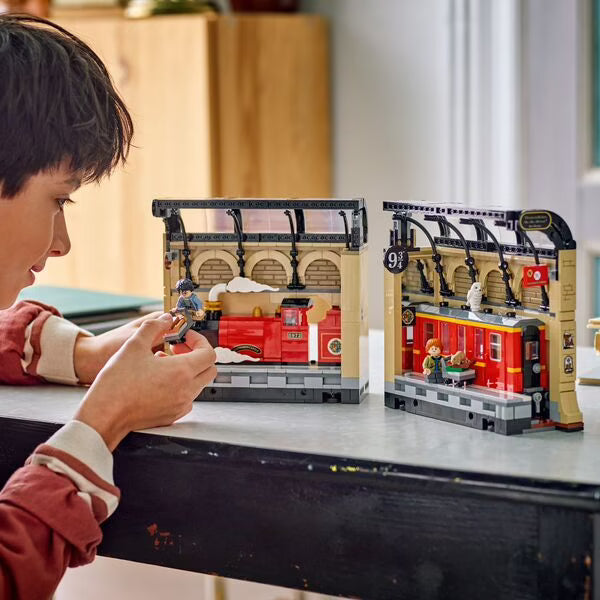 LEGO Harry Potter Book Nook: Hogwarts Express 76450 – 832 Pieces