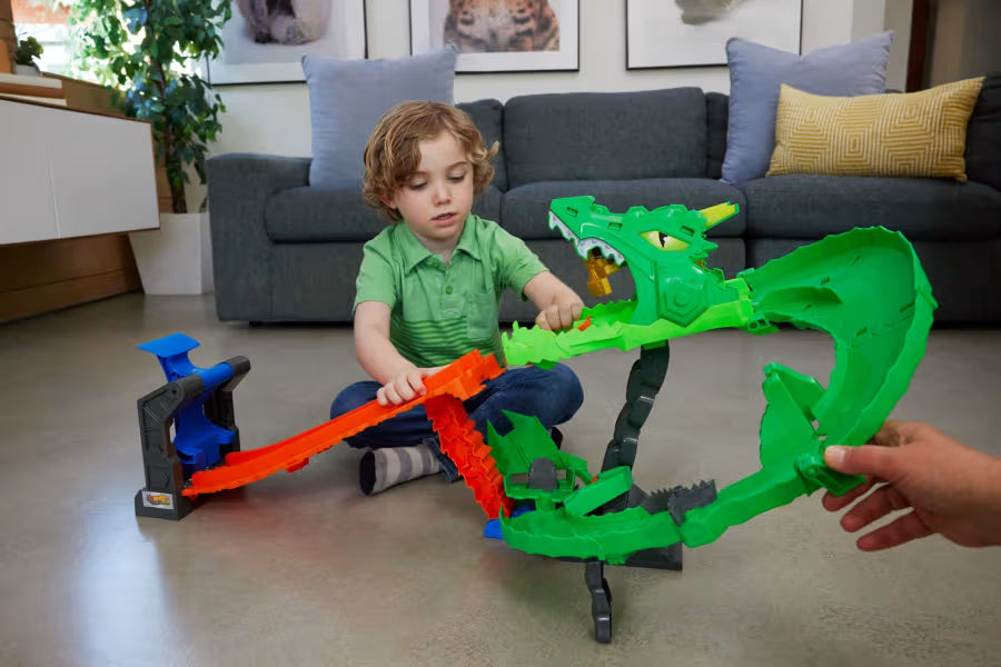 Hot Wheels Monster Trucks Sharks vs. Dinos Dragon Destruction JFR06